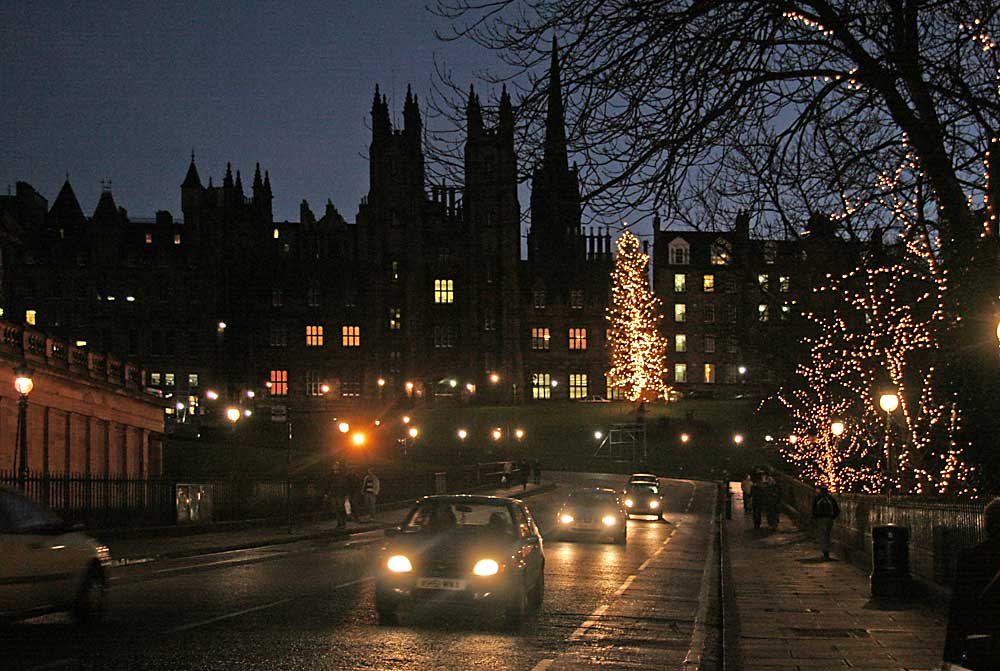 Edinburgh, Christmas 2005  -  Looking up the Mound towards the Christmas Tree.  The Church of Scotland's Assembly Halls are in the background.