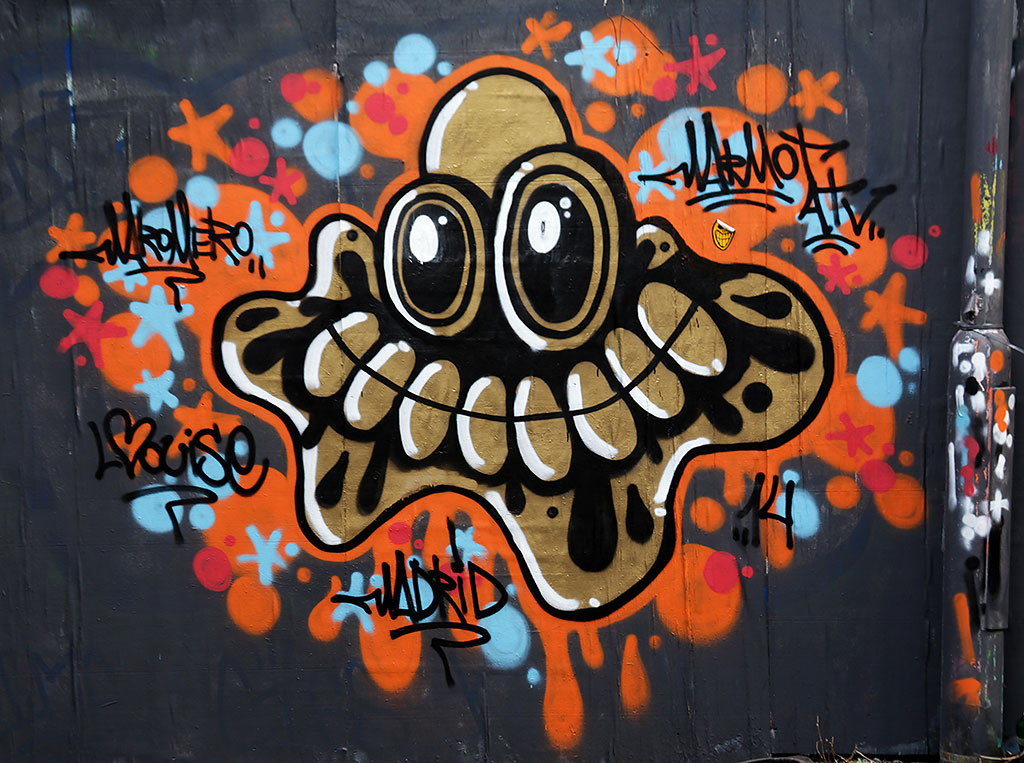 Street Art and Graffiti, New Street, Edinburgh - November 2014Street Art and Graffiti, New Street, Edinburgh - November 2014