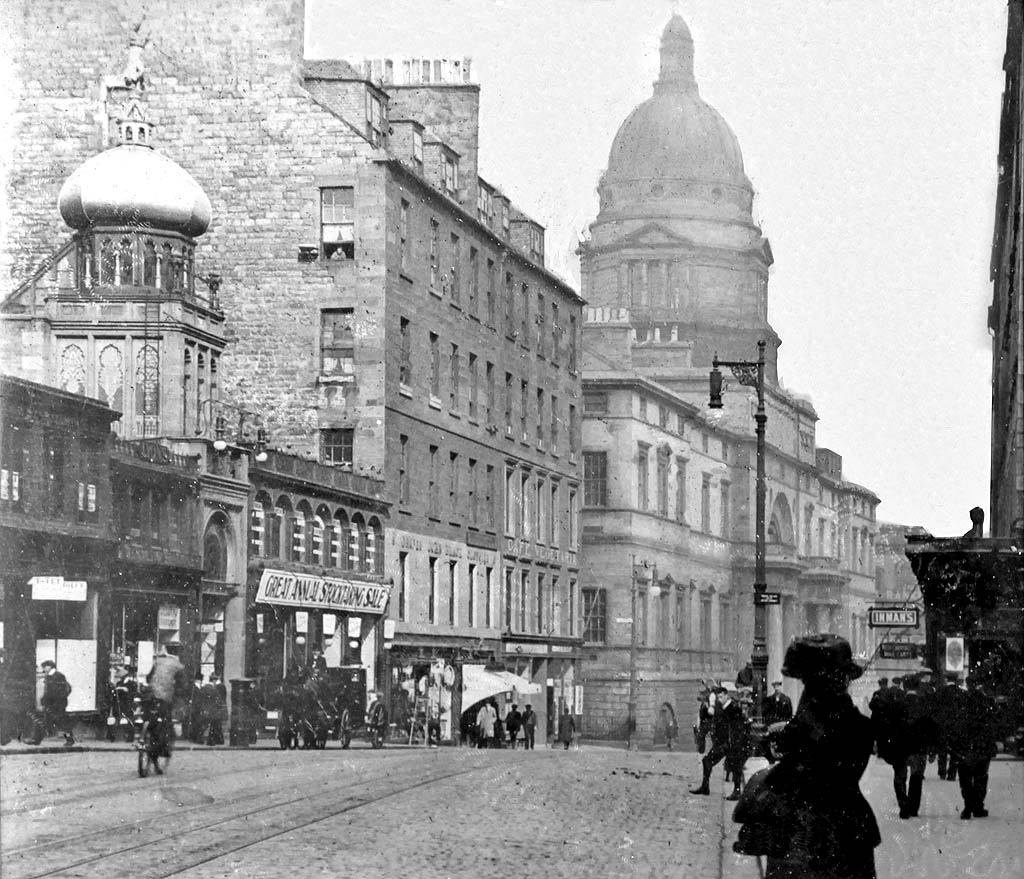 Looking to the north down Nicloson Street towards South Bridge and the dome of Edinburgh University Old College