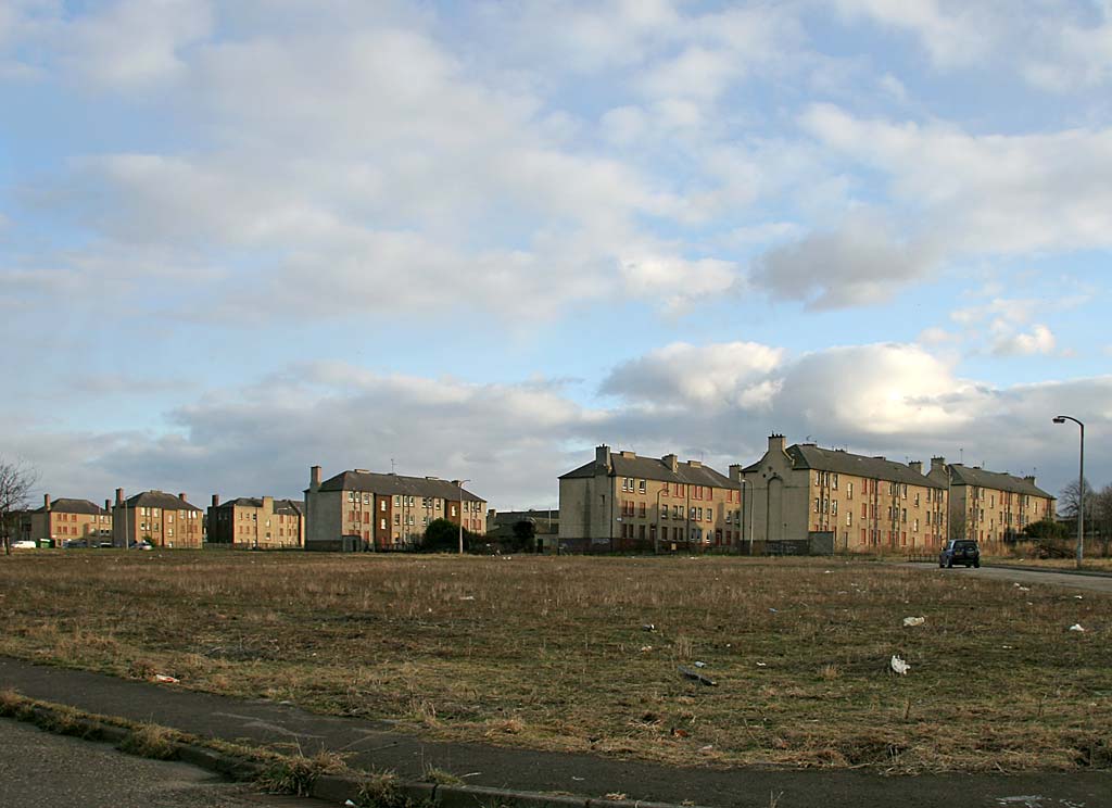 Streets to the north of Niddrie Mains Road - many houses now empty