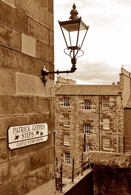 Half way down Patrick Geddes Steps (Castle Wynd South) - looking SE