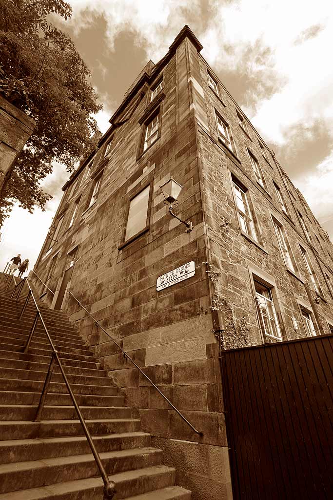 Half way down Patrick Geddes Steps (Castle Wynd South)  -  looking SE