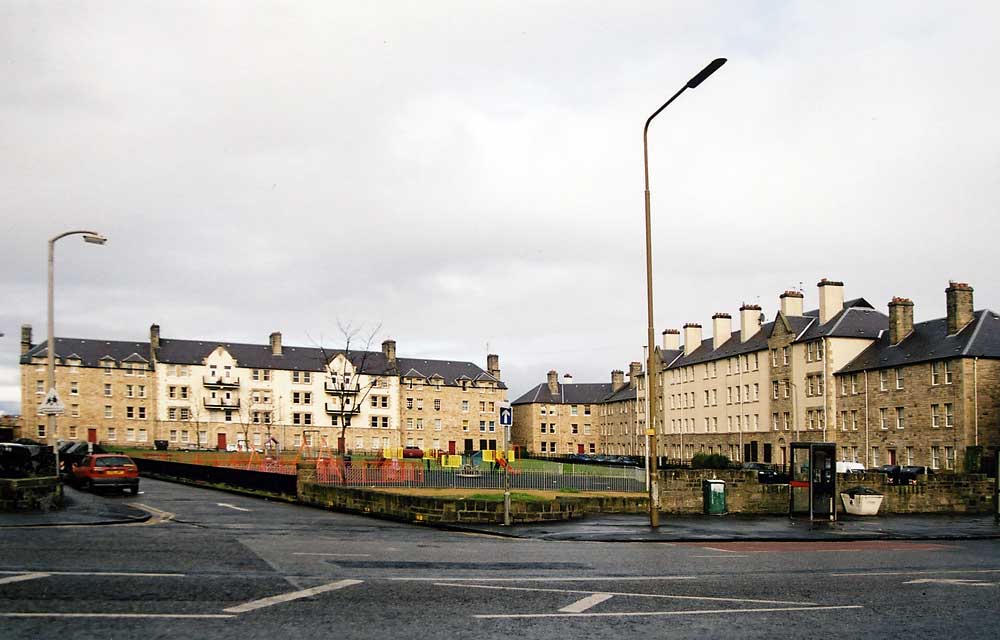 Piershill Barracks   -  Enlargement of view of Piershill Square West  -  Part of the former site of Piershill Barracks  -  Photograph 2004