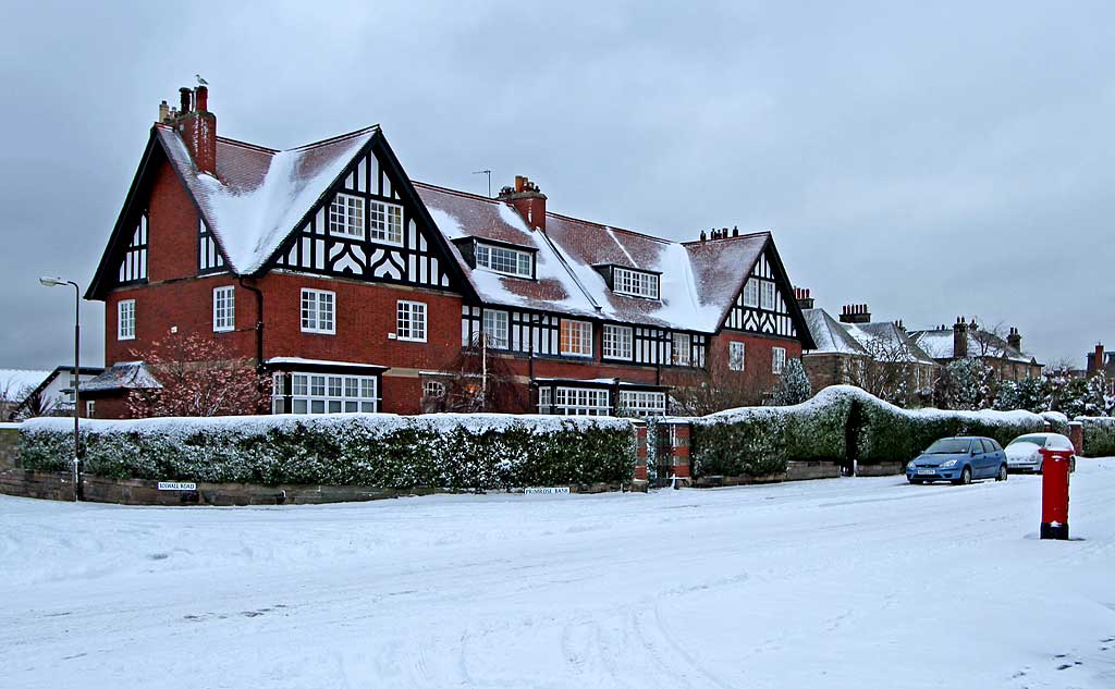 Primrose Bank Road  -  Houses, pillar box and snow -  December 2009