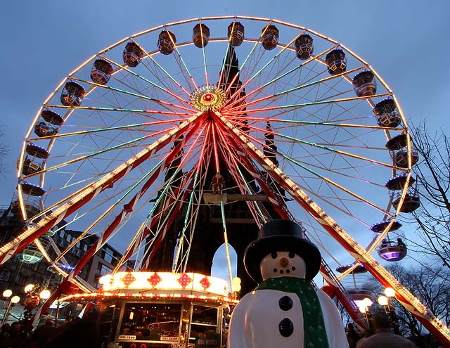 Edinburgh Wheel and Scott Monument - December 2011