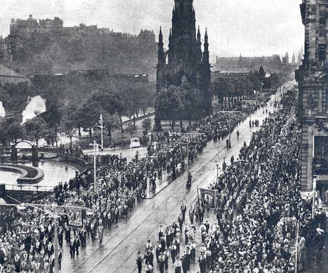 Looking west along Princes Street from the East End  -  1959