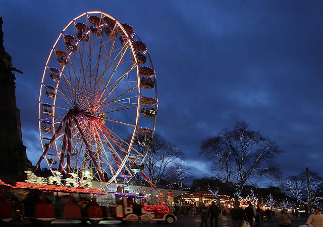 Edinburgh Wheel and Scott Monument - December 2011