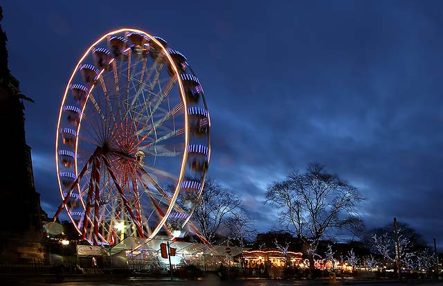 Edinburgh Wheel and Scott Monument - December 2011