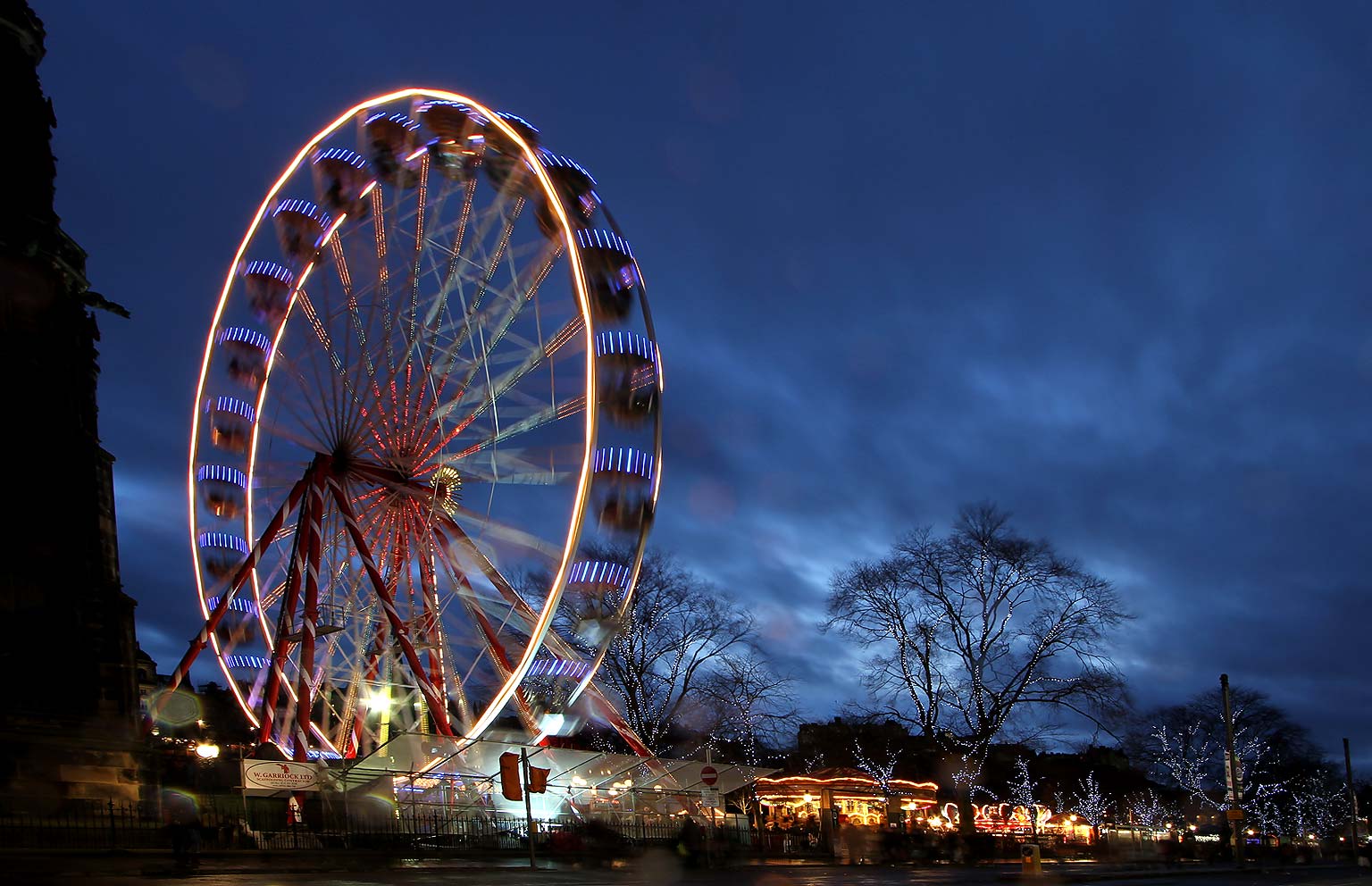 Edinburgh Wheel and Scott Monument December 2011