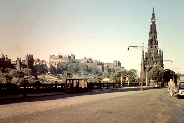 George Street  -  Fluorescent Lights  -  Early Sunday Morning, around 1958?