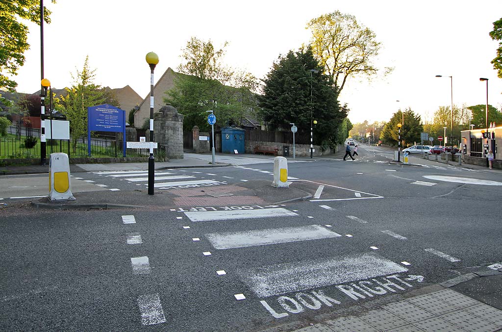 Quality Street, Davidson's Mains  -  Police Box  -  For Sale, May 2012