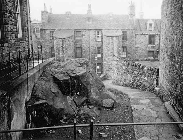 Dumbiedykes Survey Photograph - 1959  -  St Leonard's Terrace
