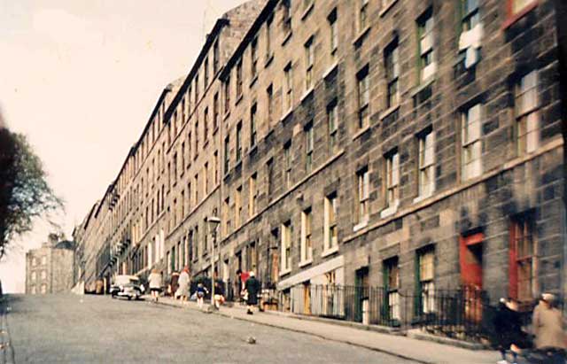 Photographs of Dumbiedykes around 1961-63  -   Salisbury Street  -  brae