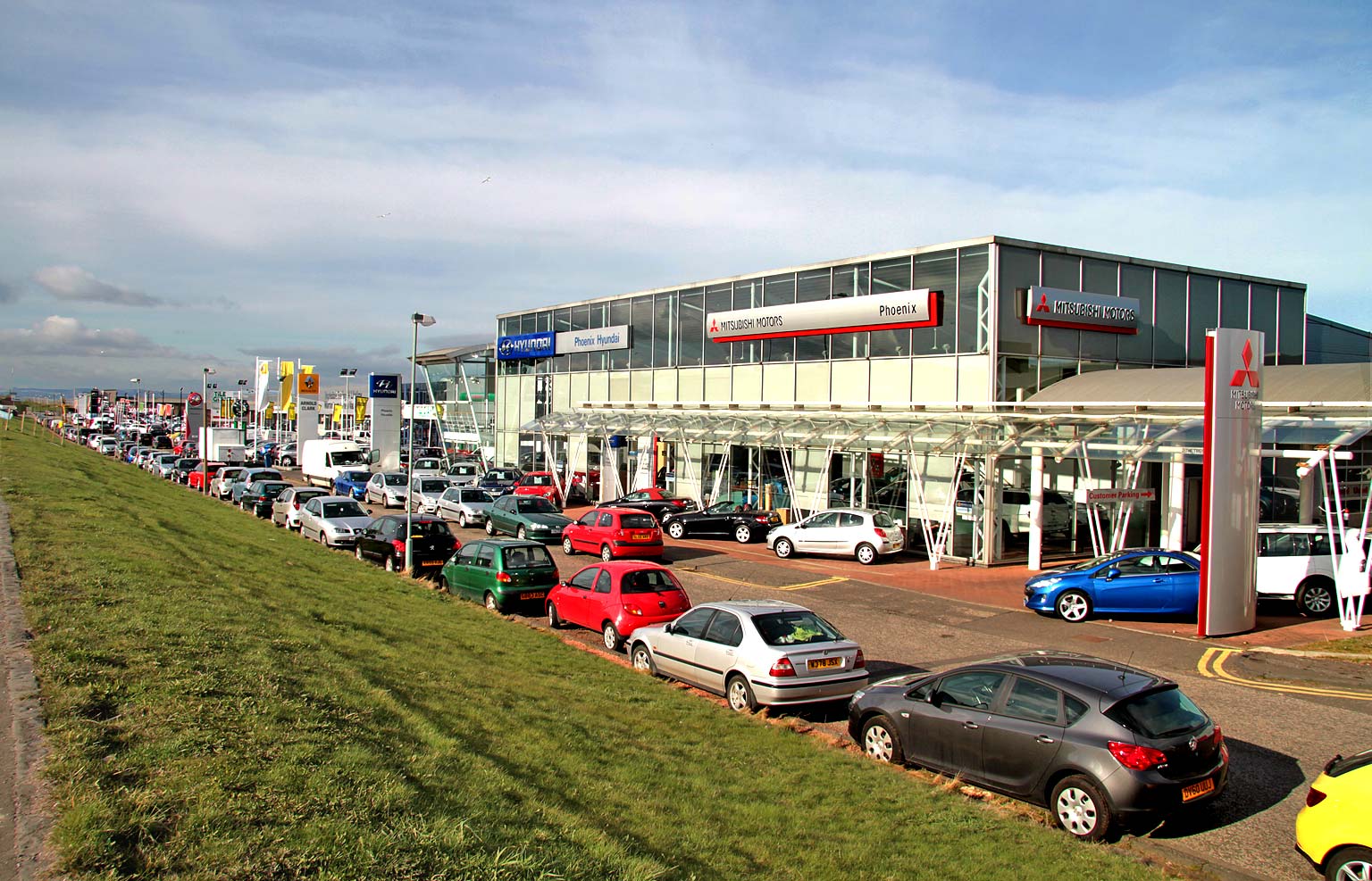 Seafield Road East - Mitsubishi car dealers