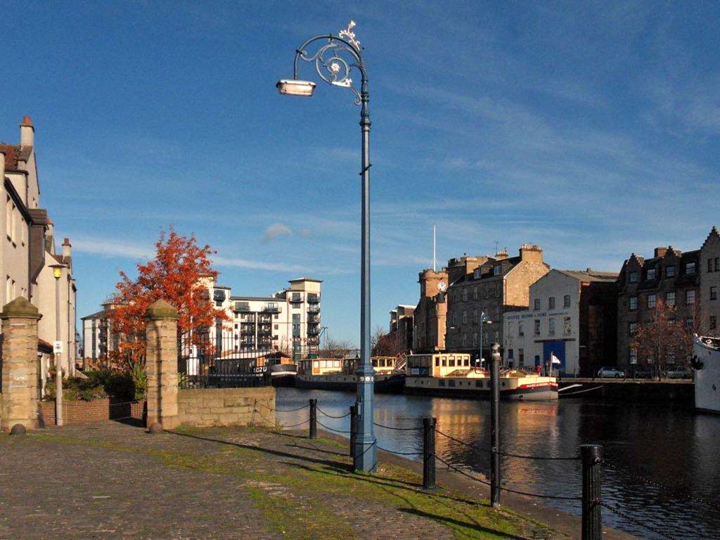 Lamp Post beside the Water of Leith at Sandport, Leith - October, 2010