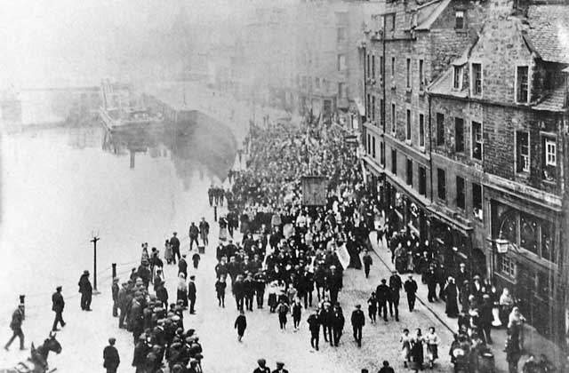 Leith Dockers' Demonstration  -  The Shore, Leith, 1913