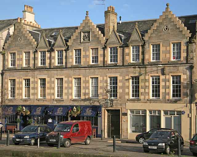 The Ship on the Shore restaurant, 24-26 The Shore, Leith  -  Photograph taken November 2005