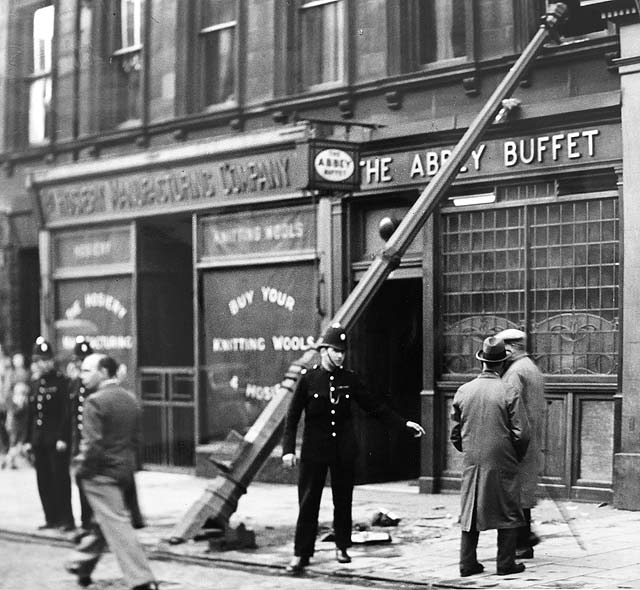South Clerk Street  -  Lamp post accident, 1948