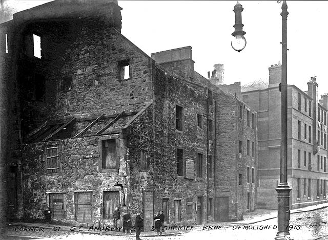 The corner of Sheriff Brae and St Andrew Street at Coalhill, Leith - Demolished 1915