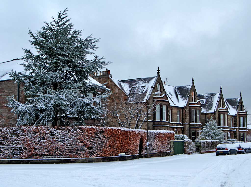 Stirling Road, Trinity, Edinburgh  -  December 2009