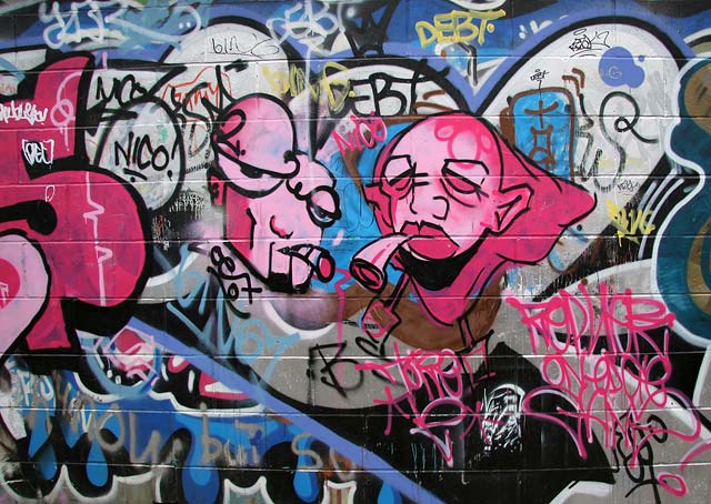 Graffiti on the path beside Potterow, leading down to West College Street  -  February 2007
