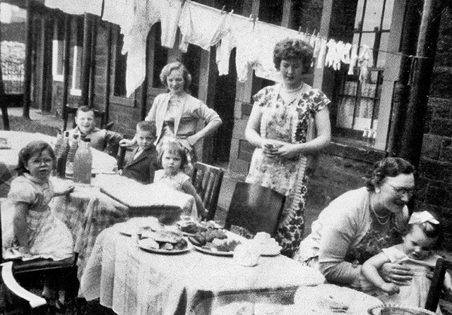 Street Partyat Tynecastle Place, 'up the pend' off Gorgie Road