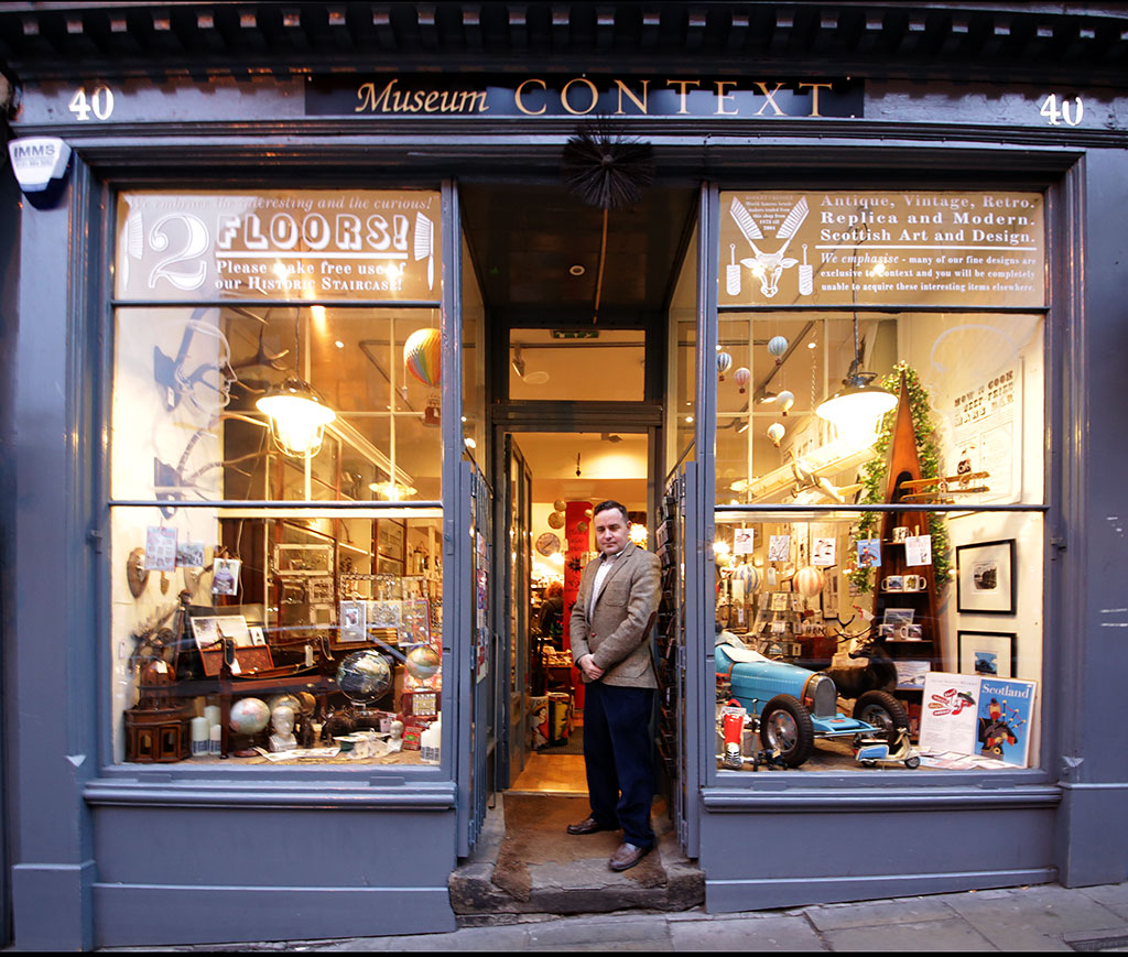 Shop at 40 Victoria Street, Old Town, Edinburgh - Photographed 13 November 2014