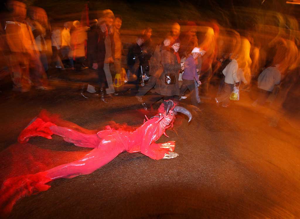 Torchlight Procession to Calton Hill  -  December 29, 2008  -  Passing along Princes Street