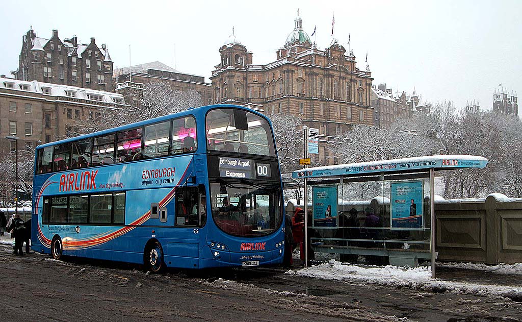 Lothian Buses  -  Terminus  -  City Centre  -  Route 100