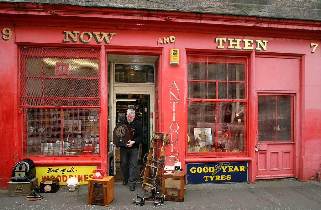  Edinburgh Shops - 7 + 9 West Crosscauseway - 'Now and Then'