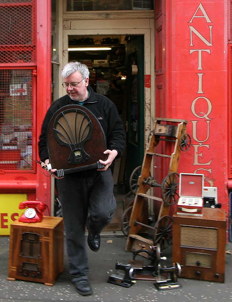  Edinburgh Shops - 7 + 9 West Crosscauseway - 'Now and Then'