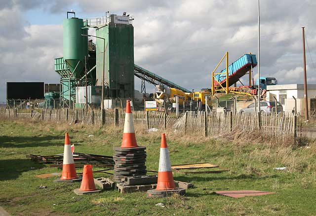 Edinburgh Waterfront  -  Premix Concrete  -  West Shore Road  -  4 August 2002