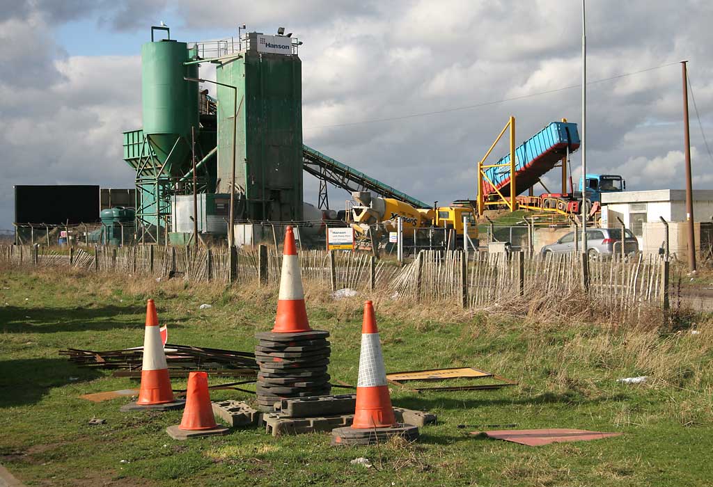 Edinburgh Waterfront  -  Premix Concrete  -  West Shore Road  -  4 August 2002