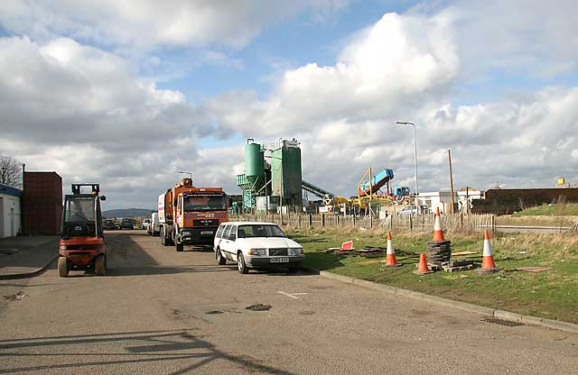 Edinburgh Waterfront  -  Premix Concrete  -  West Shore Road  -  4 August 2002