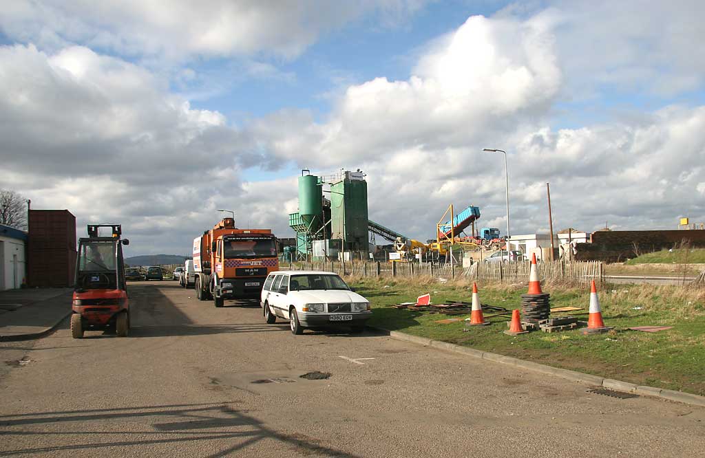 Edinburgh Waterfront  -  Premix Concrete  -  West Shore Road  -  4 August 2002