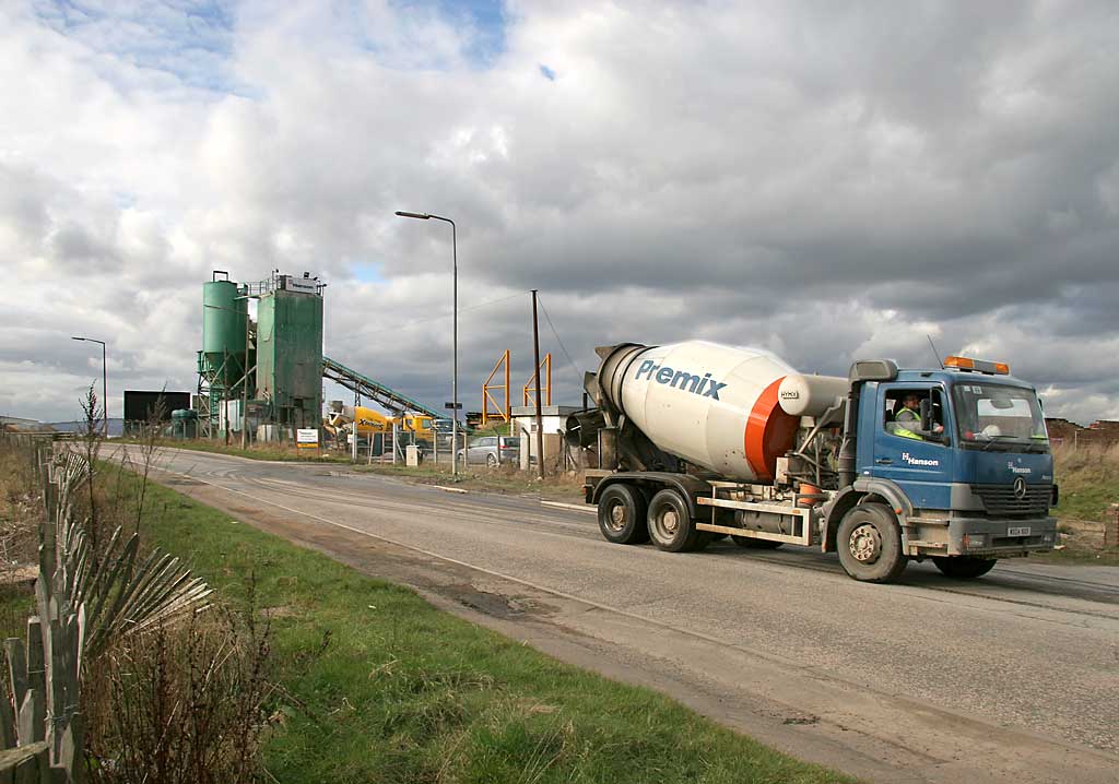 Edinburgh Waterfront  -  Premix Concrete  -  West Shore Road  -  4 August 2002