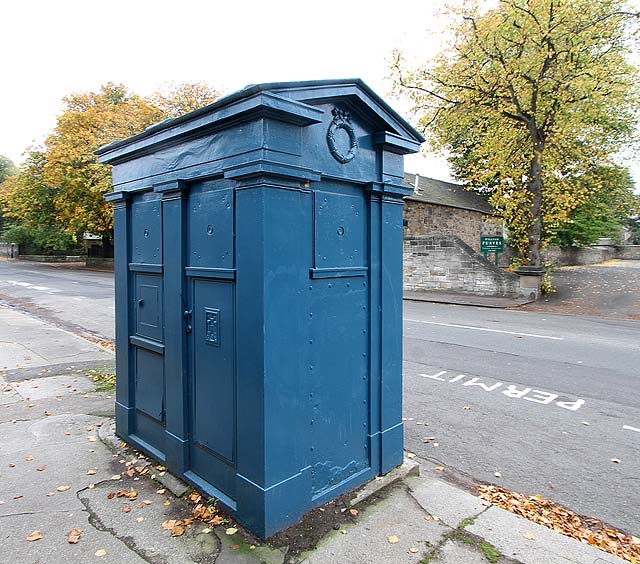 Police box at Whitehouse Loan, close to the junction with Thirlstane Road and the former St Margaret's Convent  - Photograph taken Octber 2010