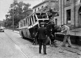 Marchmont Road  -  Bus and Lamp Post Crash - 1948