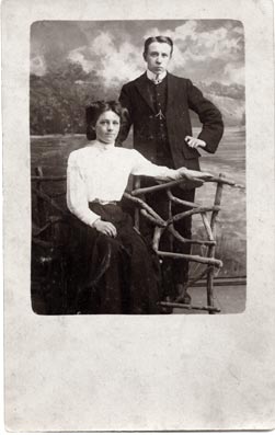 Post Card Portraits  -  Huber Photo - 120 Princes Street