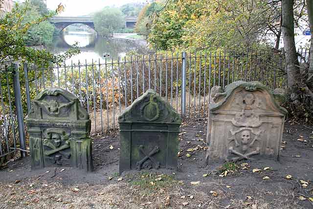  Entrance to North Leith Cemetery