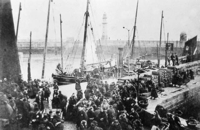 Newhaven Harbour and Market  -  Fishwives Chatting