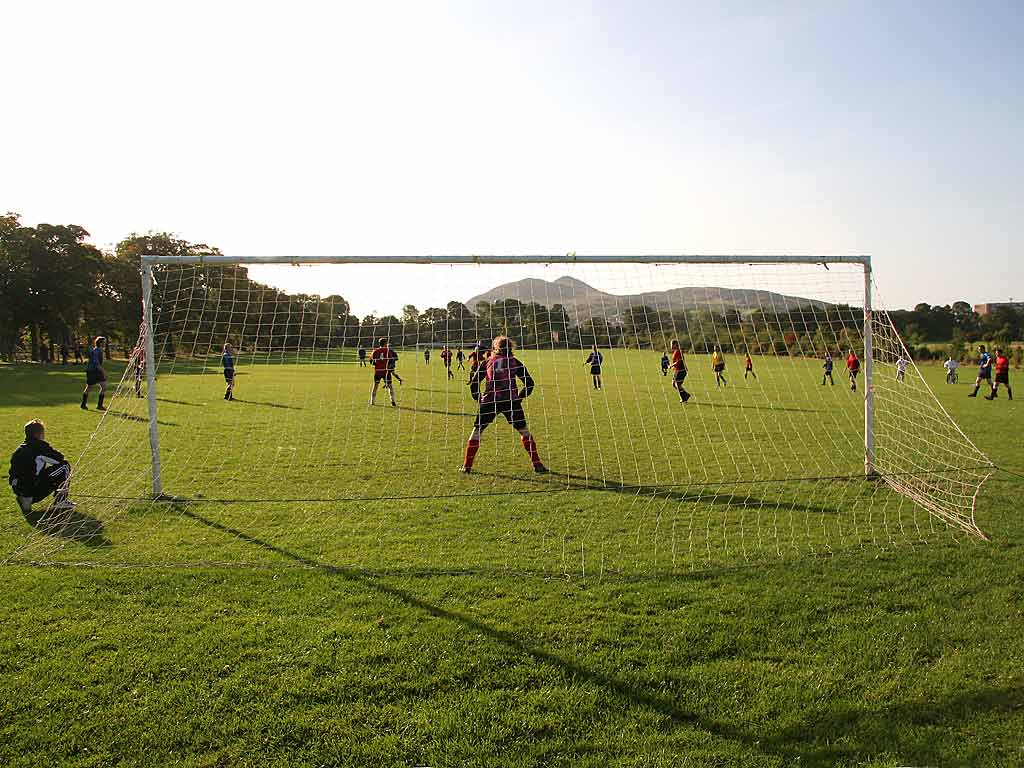 Sunday Afternoon Football Match at Portobello Park  -  October 2007