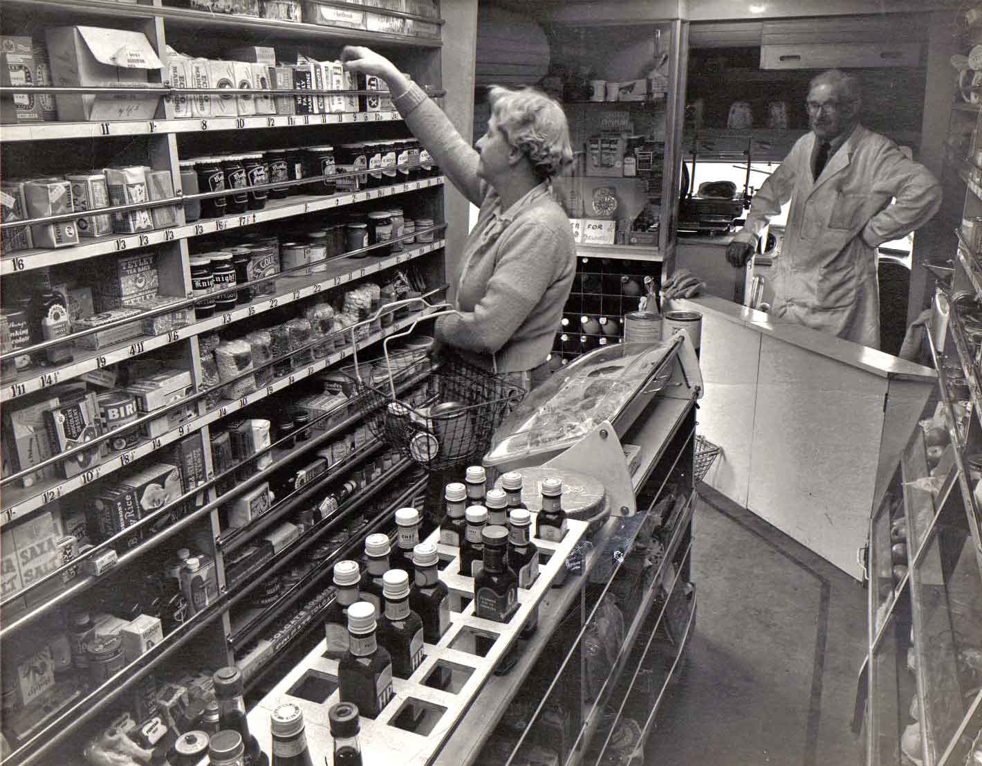 Beveridge Mobile Grocer's Van at Gilmerton Road  - 1958