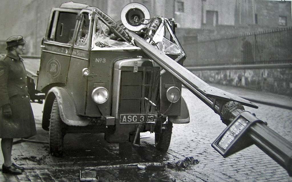 Fallen Lamp Post Accident  -  Where and When?