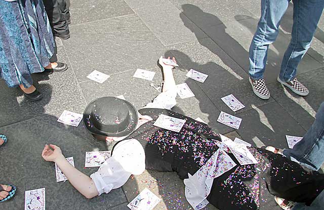 Edinburgh Festival, 2006  -  Street Entertainers