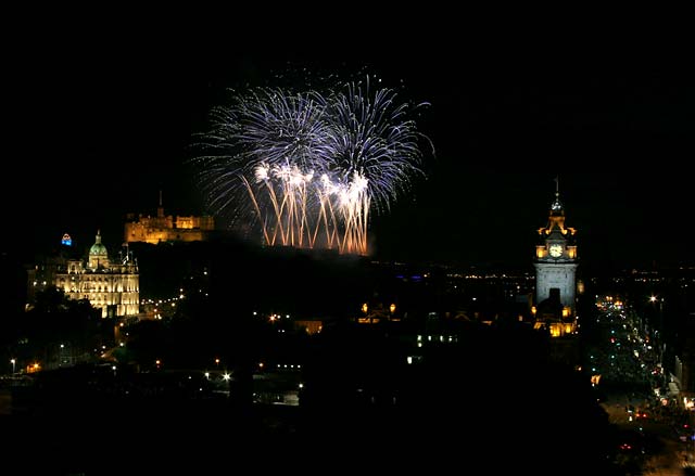 Edinburgh Festival Fireworks 2006 - seen from Calton Hill