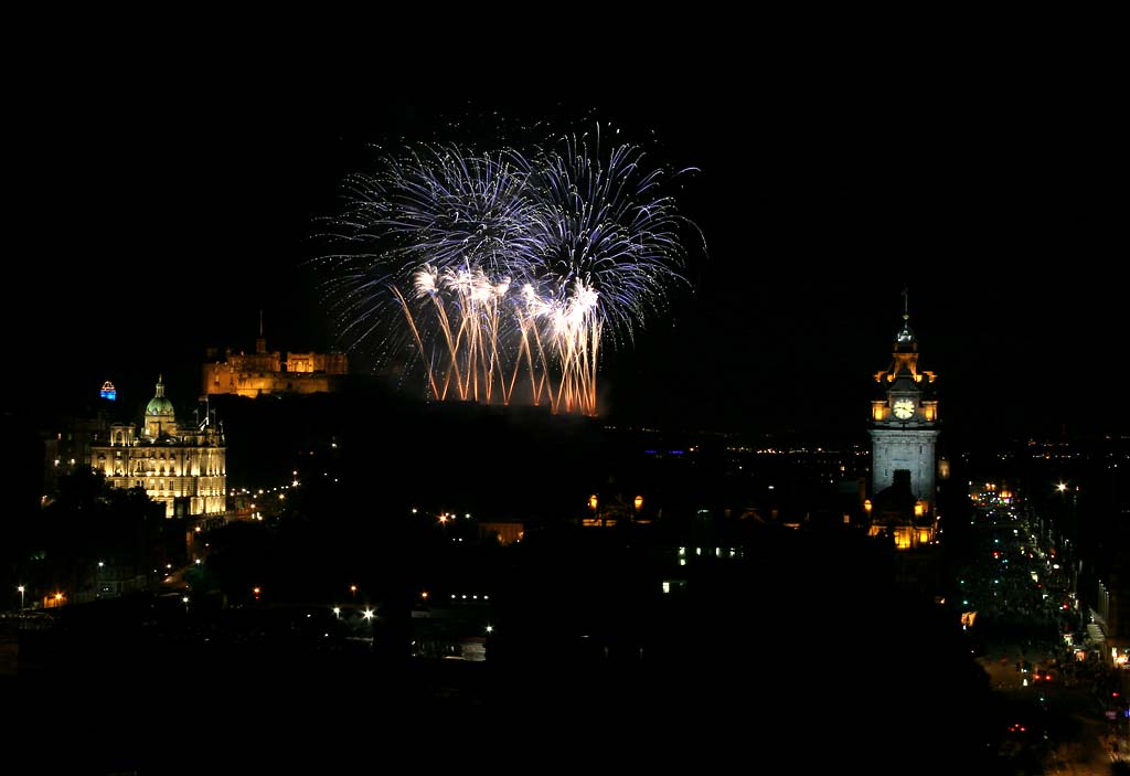 Edinburgh Festival Fireworks 2006 - seen from Calton Hill