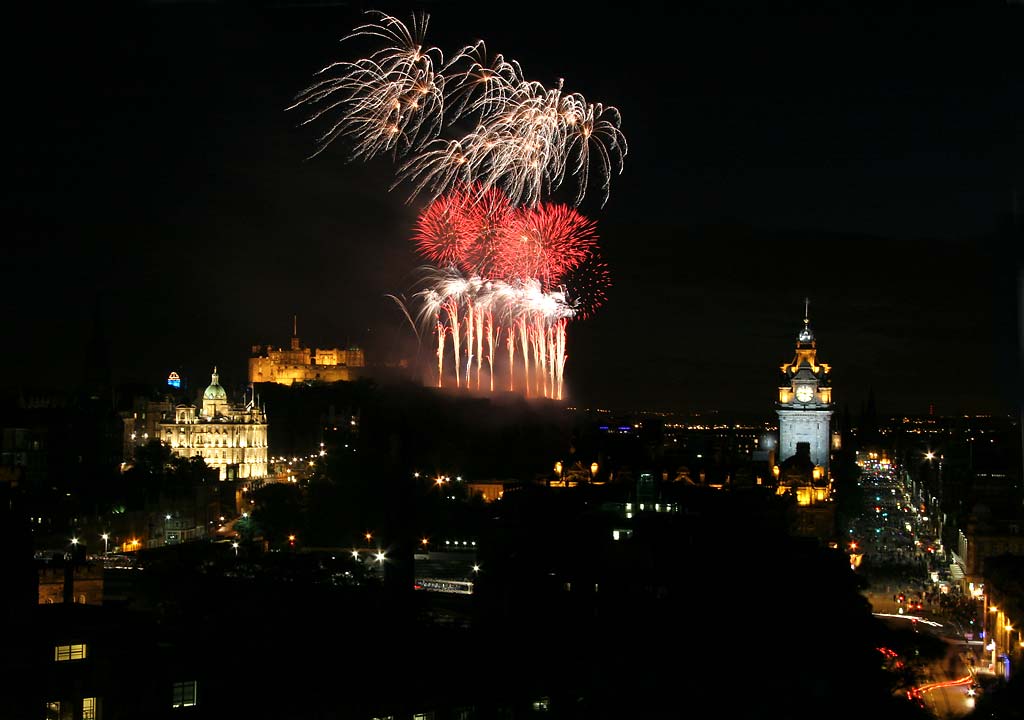 Edinburgh Festival Fireworks 2006 - seen from Calton Hill