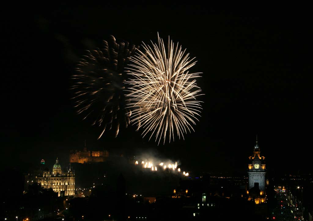 Edinburgh Festival Fireworks 2006 - seen from Calton Hill