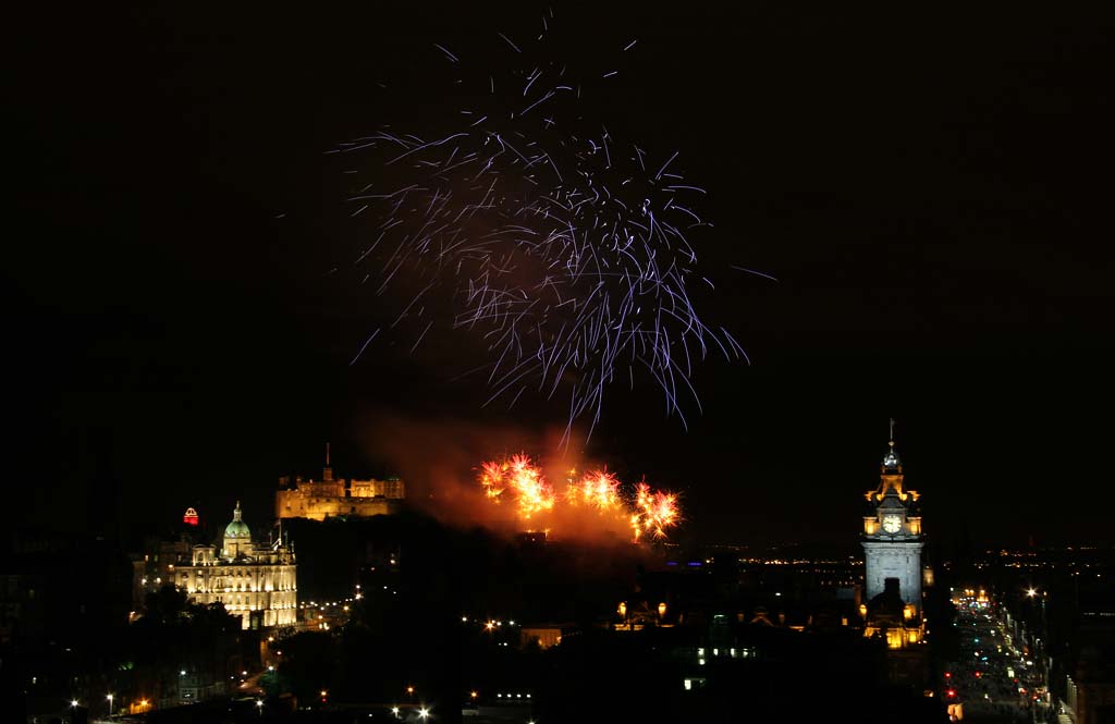 Edinburgh Festival Fireworks 2006 - seen from Calton Hill